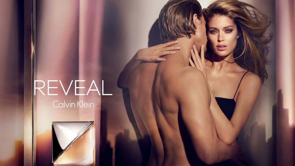 Сексуальная реклама парфюма Calvin Klein